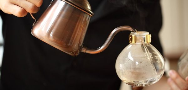 نحوه دم آوری قهوه به وسیله قهوه ساز سایفون چگونه است؟