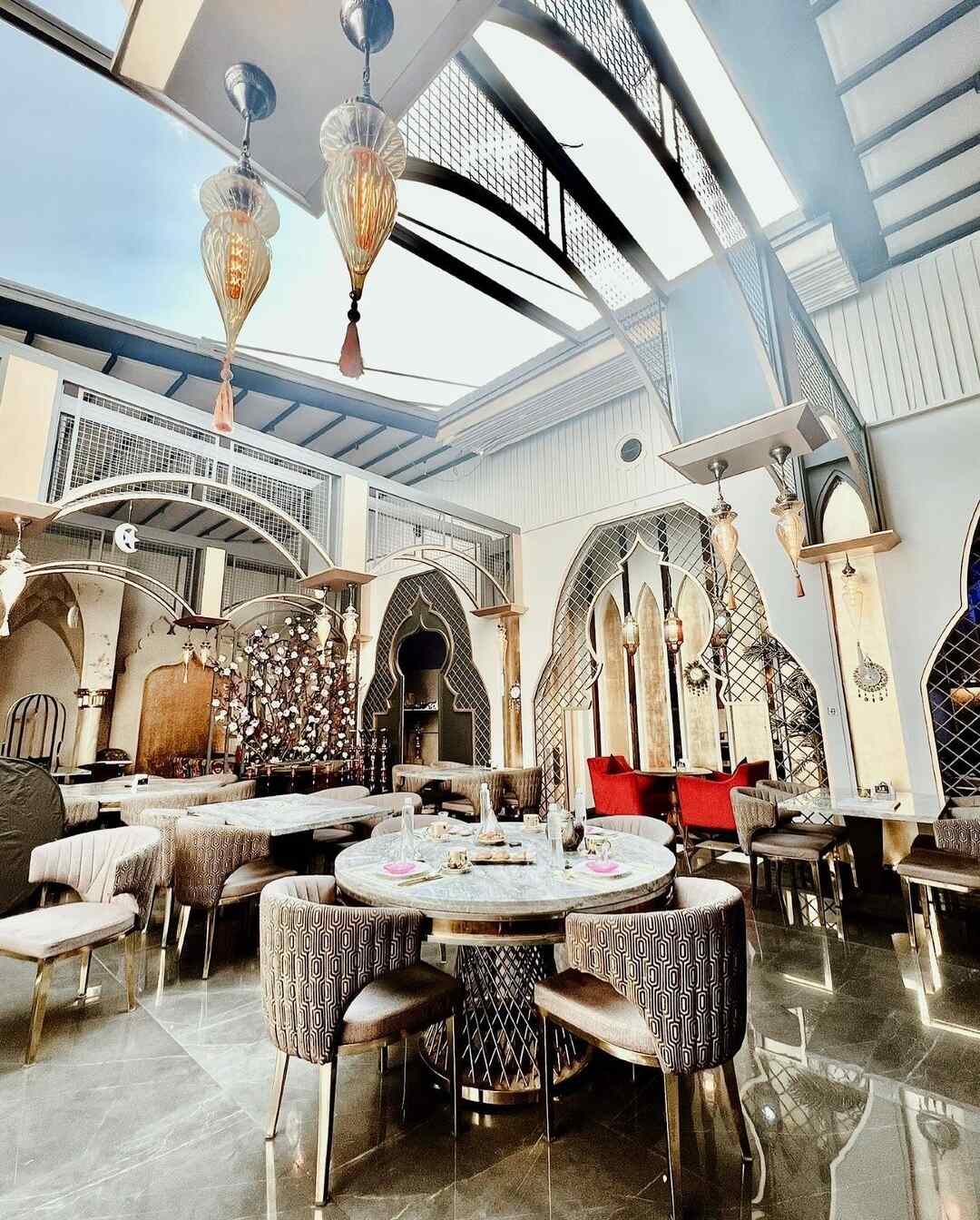 کافه رستوران خاقان