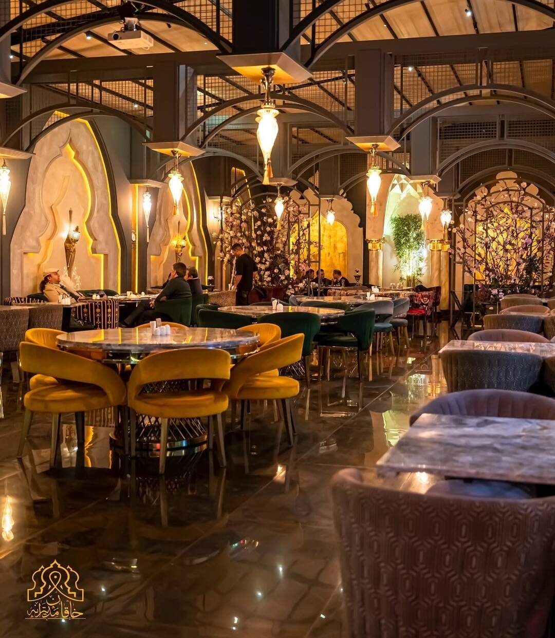 کافه رستوران خاقان