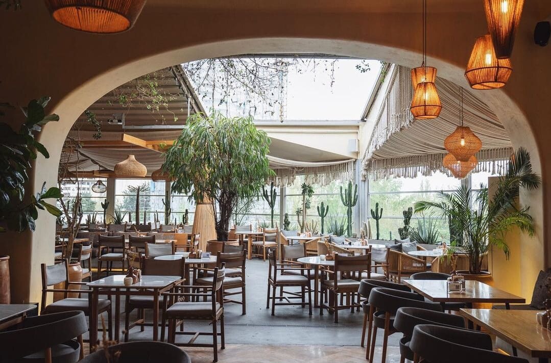 کافه رستوران آولی